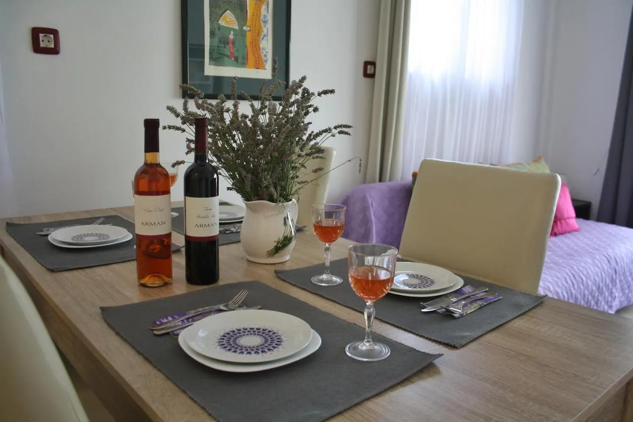 Apartment Green Garden Pula