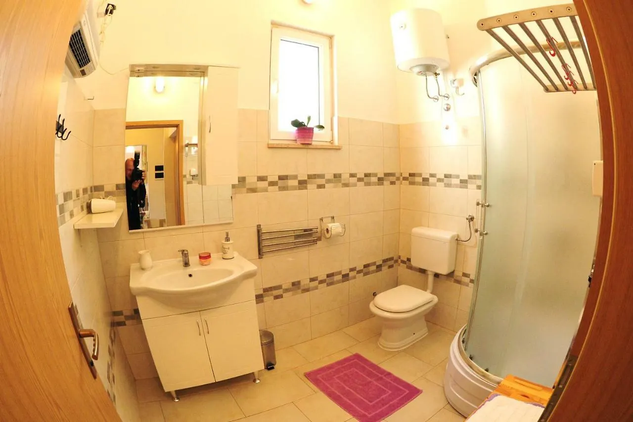 Apartment Green Garden Pula